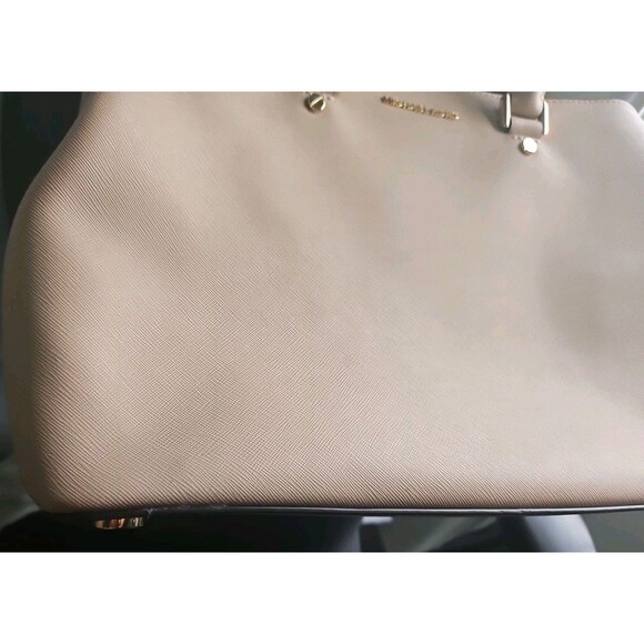 Michael KORS  Cream LARGE Satchel Handbag Used - Picture 2 of 16